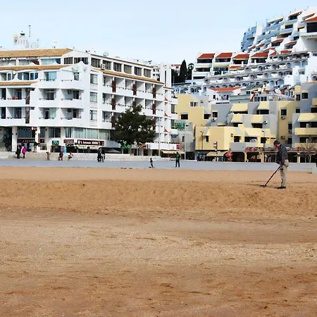 2 Bedrooms At 400 M Away From The Beach With Sea View Furnished Terrace And Wifi Apartament