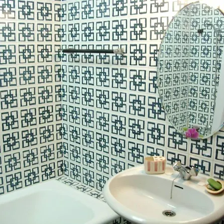 2 Bedrooms At 400 M Away From The Beach With Sea View Furnished Terrace And Wifi Апартаменты *
